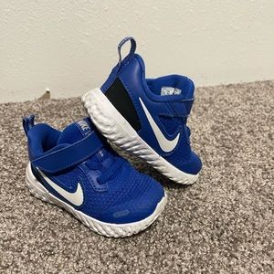 Boys Nike Shoes/ Size 5C